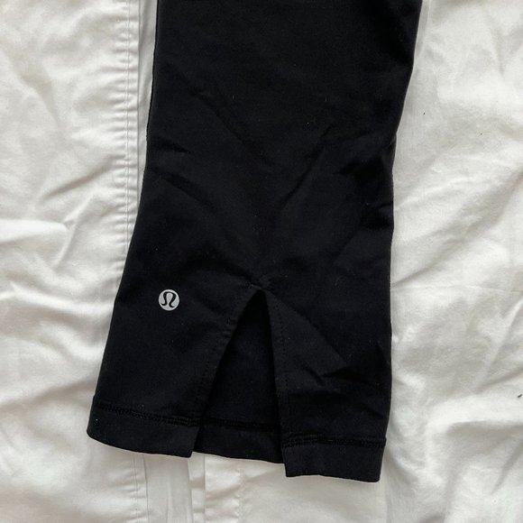 Lululemon Groove Mid-Rise Capri Size 4 - Picture 2 of 3